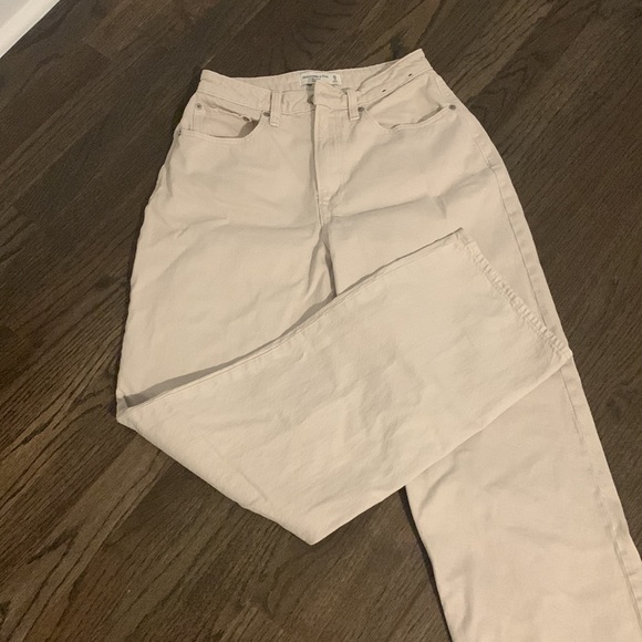 Abercrombie The Loose High Rise Jeans in Cream, Relaxed 90s Fit, Curve Love - Picture 3 of 5